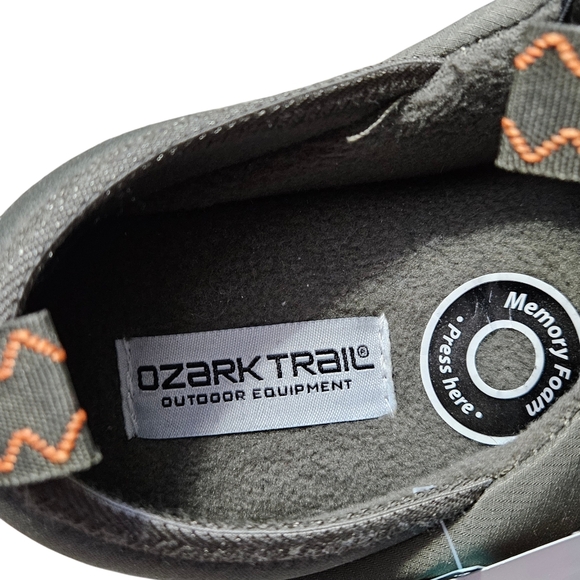 Men's Ozark Trail Memory Foam Slippers, Size 9 - Picture 2 of 7